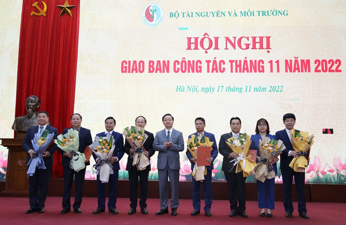 Bộ Tài nguyên - Môi trường điều động, bổ nhiệm 8 lãnh đạo cục và vụ